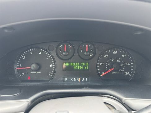 Used 2005 Ford Taurus SE FWD image 18