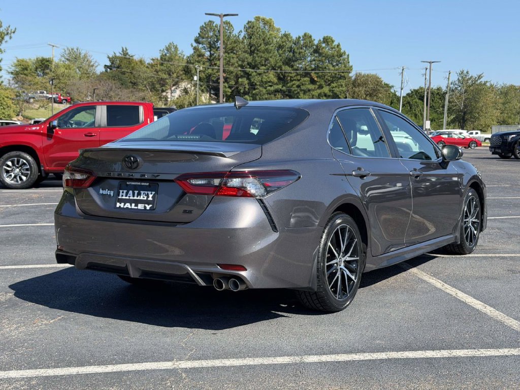 Used 2024 Toyota Camry SE w/ Cold Weather Package FWD image 20