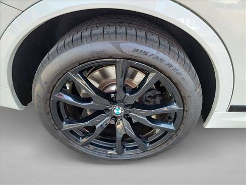 Used 2025 BMW X7 M60i AWD/4WD image 11
