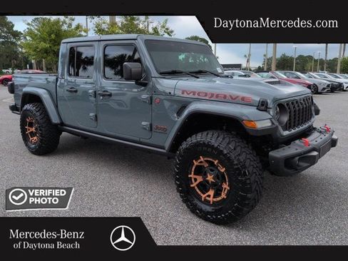 Used 2024 Jeep Gladiator Mojave AWD/4WD image 1