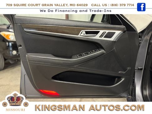 Used 2015 Hyundai Genesis 3.8 w/ Option Group 03 AWD/4WD image 10
