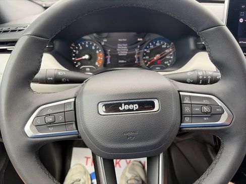 Used 2025 Jeep Compass Limited AWD/4WD image 21