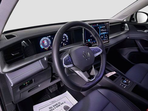 Certified 2026 Volkswagen Tiguan SE FWD image 28