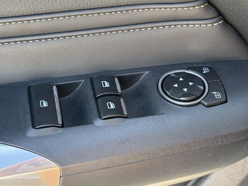 Used 2025 Ford Mustang Premium image 28