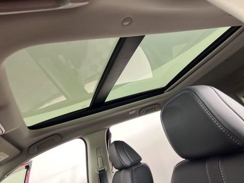 Used 2025 Honda Pilot Touring image 34