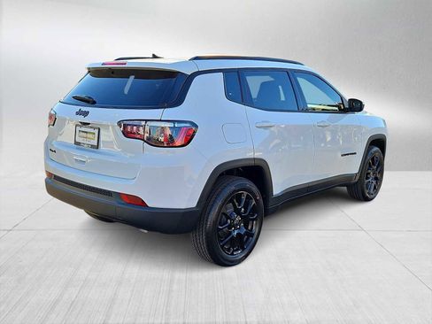 New 2026 Jeep Compass Latitude image 8