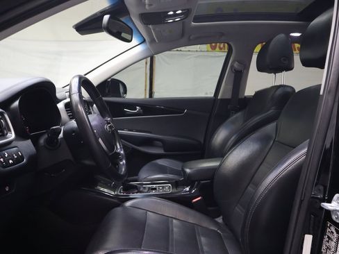Used 2019 Kia Sorento SX image 17