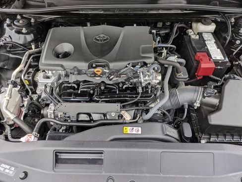 Used 2024 Toyota Camry SE image 32