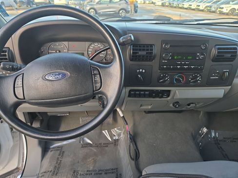 Used 2006 Ford F250 XL image 12