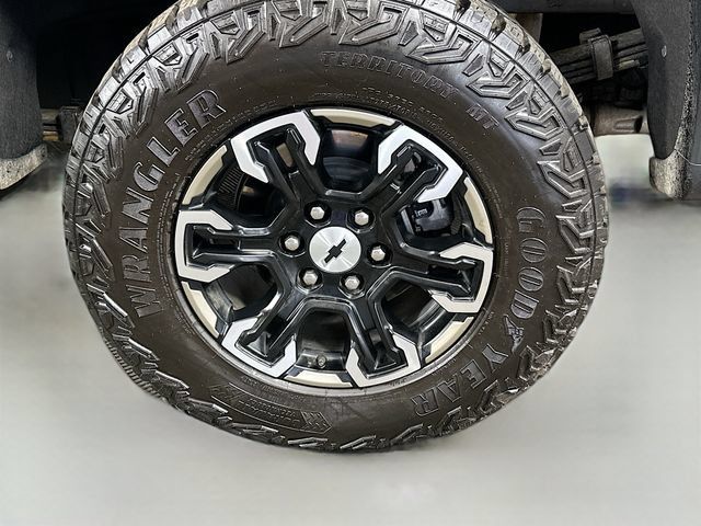 Used 2024 Chevrolet Silverado 1500 ZR2 w/ Technology Package AWD/4WD image 30