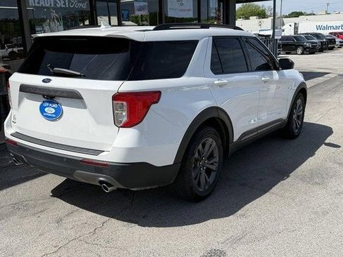 Used 2022 Ford Explorer XLT w/ Equipment Group 202A RWD image 4