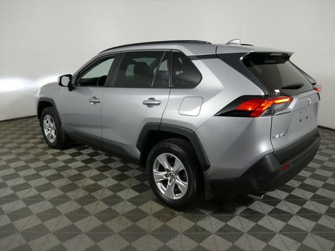 Used 2019 Toyota RAV4 XLE w/ Convenience Package AWD/4WD image 5