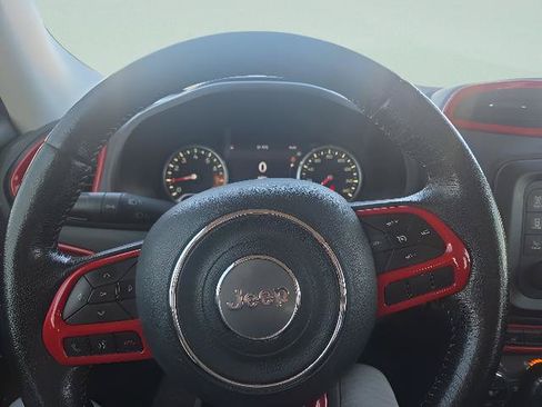 Used 2015 Jeep Renegade Limited AWD/4WD image 10