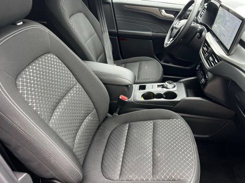 Used 2023 Ford Escape Active w/ Tech Pack #2 AWD/4WD image 32