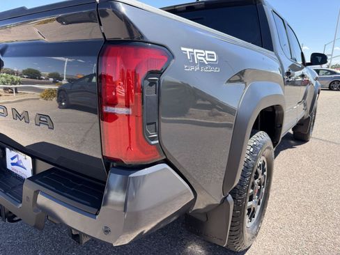 Certified 2025 Toyota Tacoma TRD Off-Road w/ TRD Off Road Upgrade Package AWD/4WD image 12