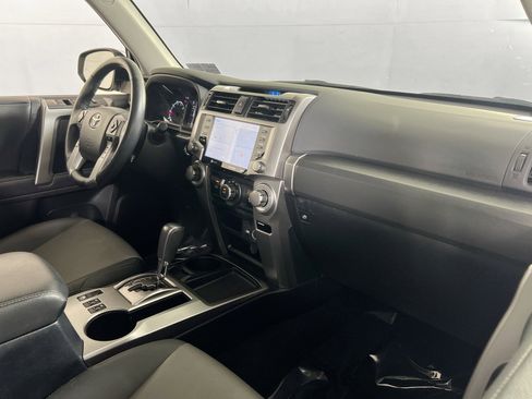 Used 2024 Toyota 4Runner SR5 Premium image 28
