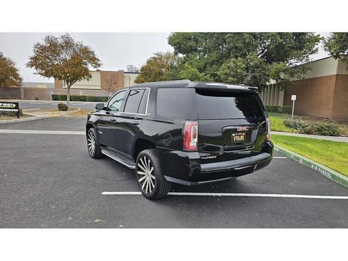 Used 2015 GMC Yukon SLT image 6