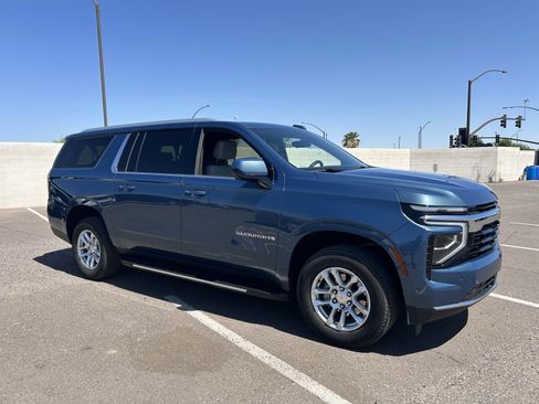 Certified 2025 Chevrolet Suburban LS AWD/4WD image 6