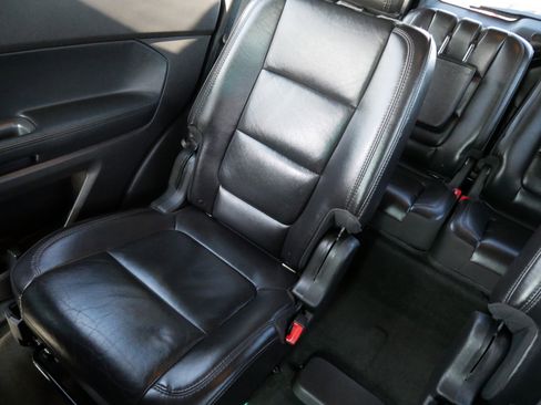 Used 2014 Ford Explorer XLT w/ Equipment Group 202A image 12