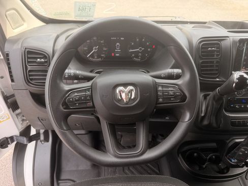 Used 2025 RAM ProMaster 2500 w/ Convenience Group FWD image 15