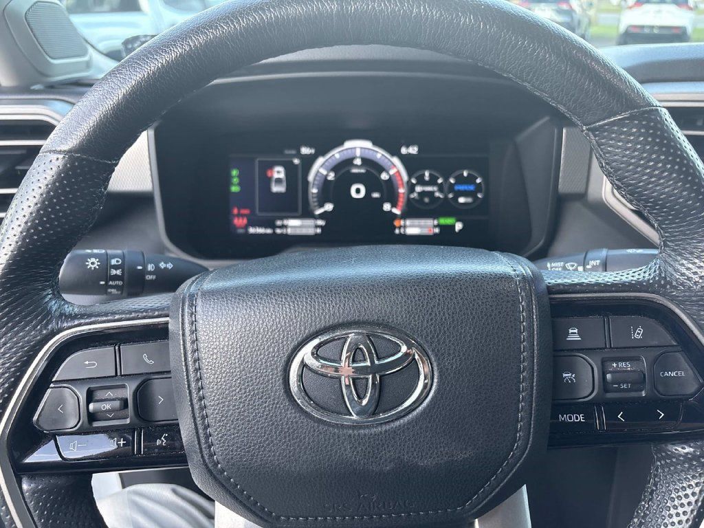Used 2023 Toyota Tundra Limited AWD/4WD image 13
