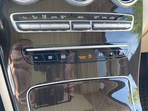 Used 2021 Mercedes-Benz GLC 300 image 27