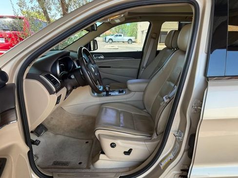 Used 2015 Jeep Grand Cherokee Overland AWD/4WD image 24