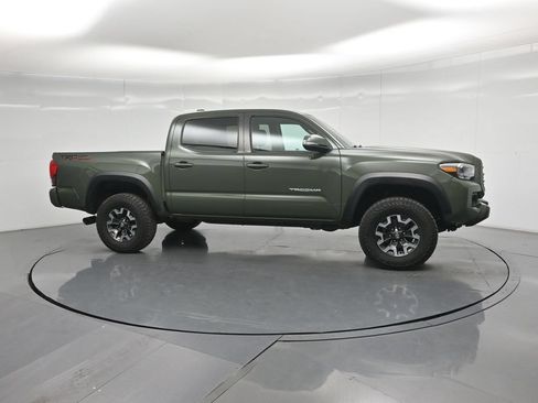 Used 2022 Toyota Tacoma TRD Off-Road w/ Technology Package RWD image 27
