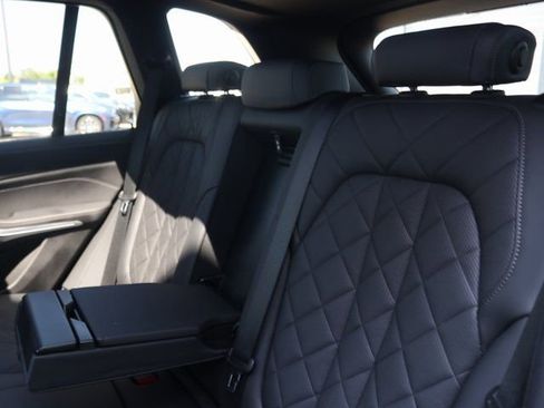 Used 2025 BMW X5 xDrive40i w/ Climate Comfort Package image 27