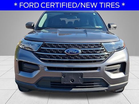 Used 2022 Ford Explorer XLT image 2