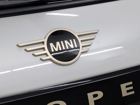 New 2026 MINI Cooper 2-Door Hardtop FWD image 18