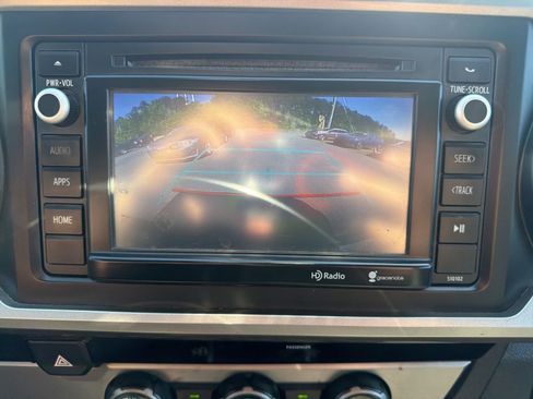 Used 2016 Toyota Tacoma SR5 w/ Towing Package image 12