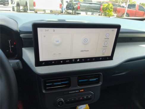 New 2026 Ford Maverick XLT w/ XLT Luxury Package FWD image 31
