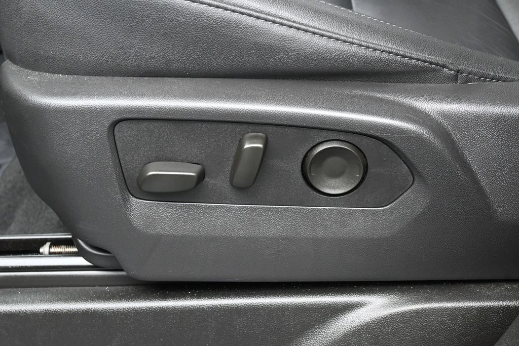Used 2025 Chevrolet Tahoe Z71 AWD/4WD image 12
