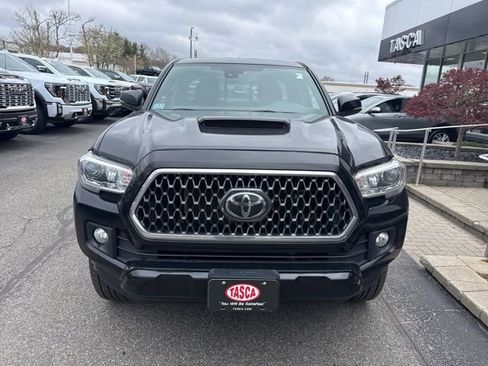 Used 2019 Toyota Tacoma TRD Sport w/ Technology Package AWD/4WD image 2