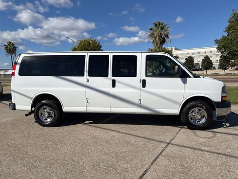Used 2019 Chevrolet Express 3500 LT w/ LT Preferred Equipment Group image 4