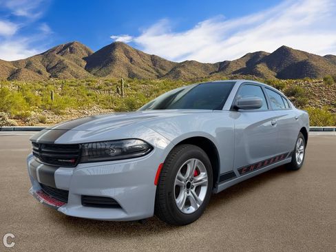 Used 2022 Dodge Charger SXT w/ Leather Interior Group RWD image 2
