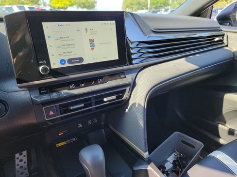 Used 2025 Toyota Camry SE w/ Convenience Package FWD image 23