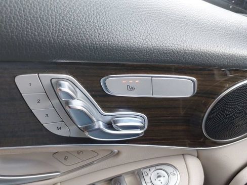 Used 2017 Mercedes-Benz GLC 300 4MATIC image 21