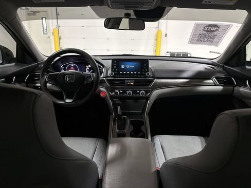 Used 2019 Honda Accord LX image 10