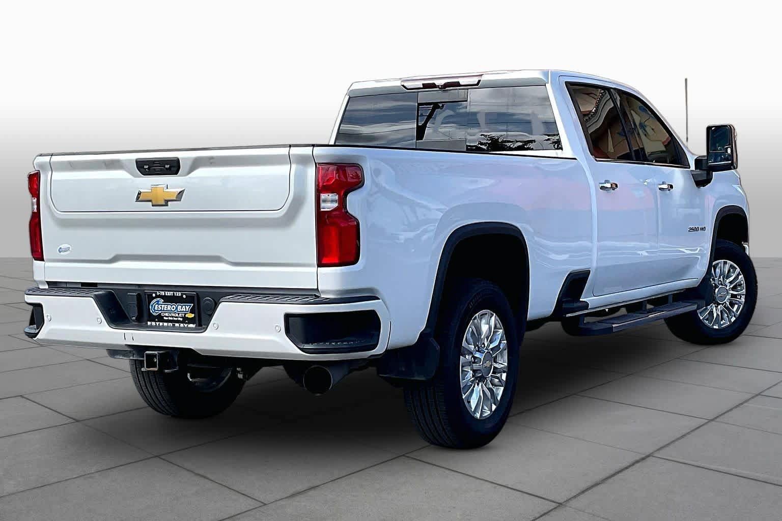 Used 2022 Chevrolet Silverado 2500 High Country w/ Z71 Off-Road Package AWD/4WD image 13