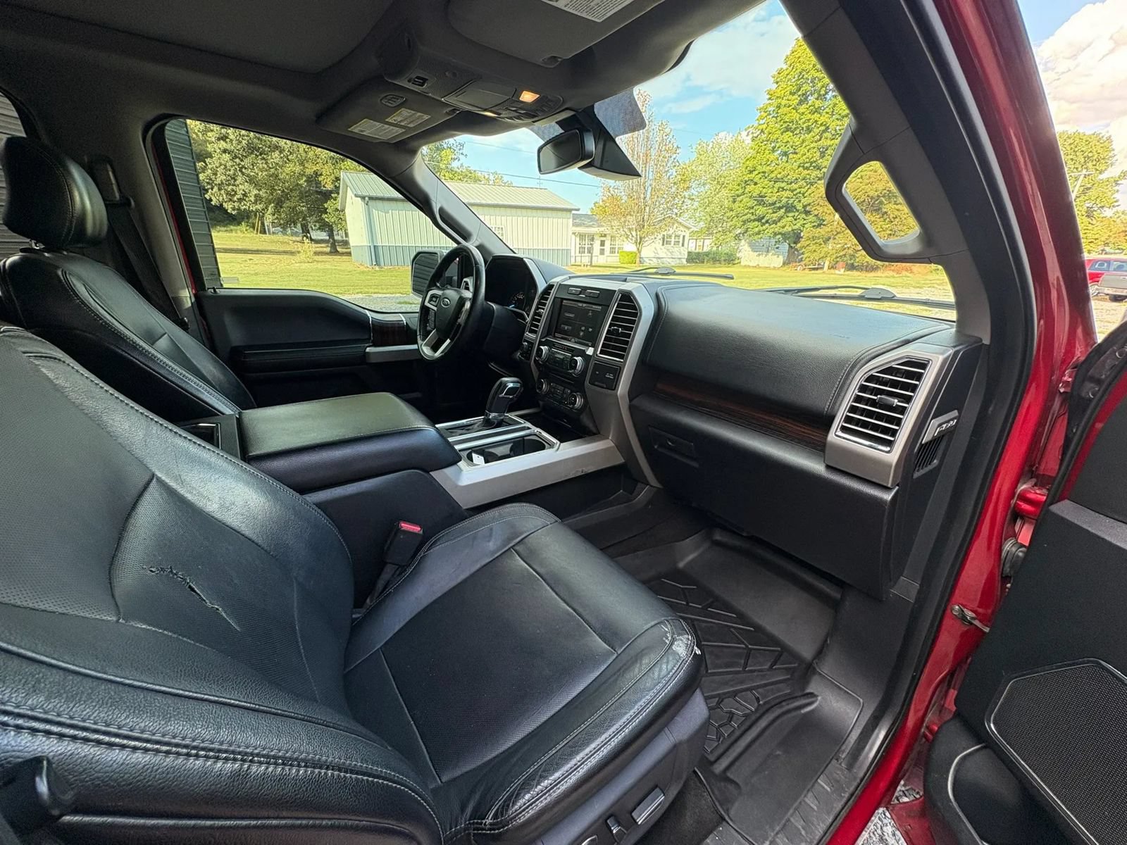 Used 2015 Ford F150 Lariat w/ Equipment Group 502A Luxury AWD/4WD image 10