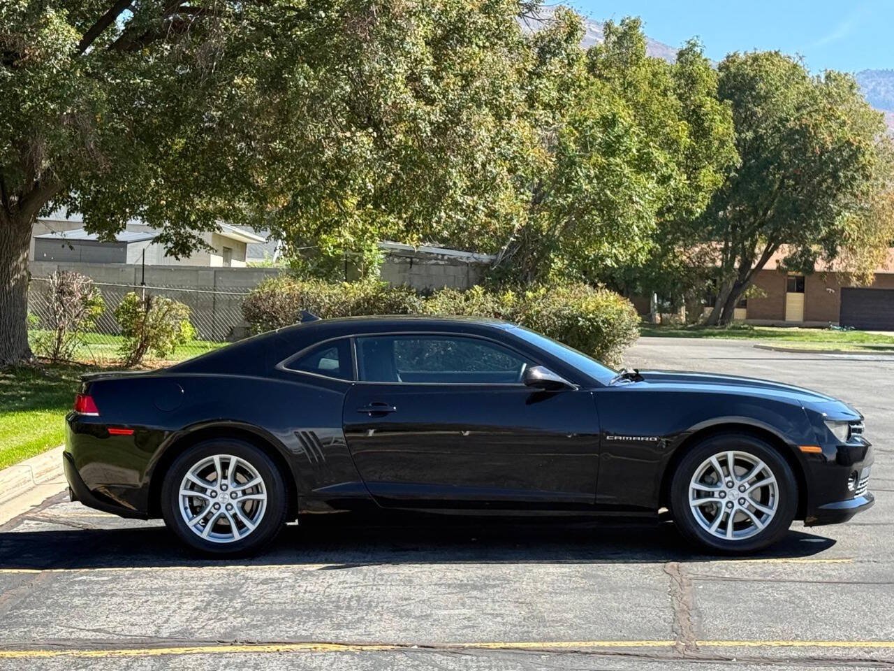 Used 2015 Chevrolet Camaro LS RWD image 6