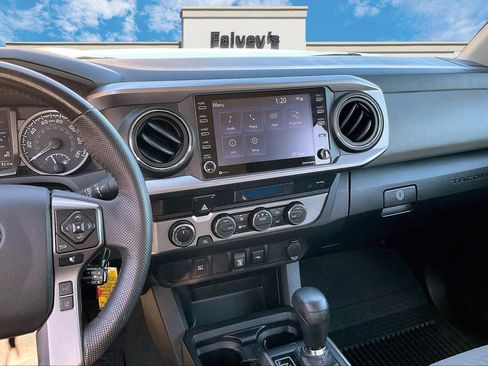 Used 2022 Toyota Tacoma 4x4 Double Cab image 6