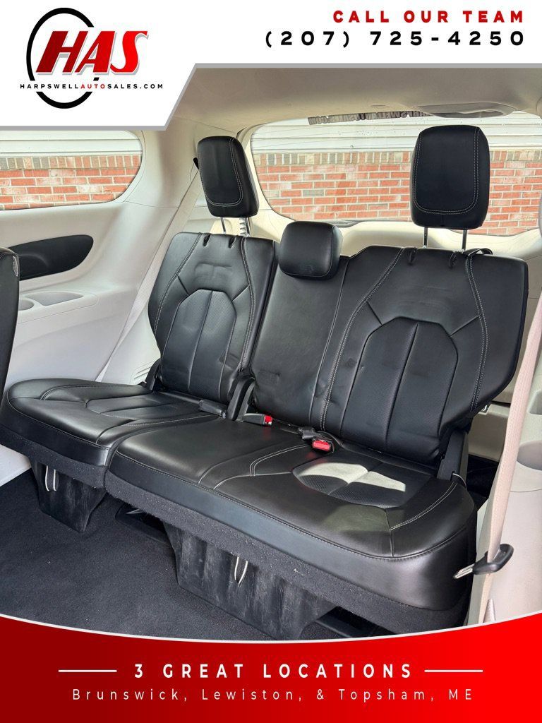 Used 2023 Chrysler Pacifica Touring-L FWD image 13