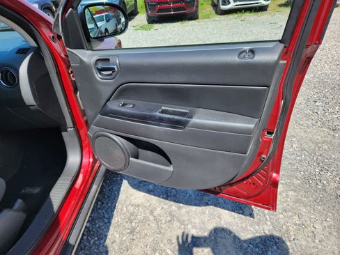 Used 2013 Jeep Compass Latitude image 22