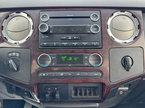 Used 2010 Ford F350 Lariat image 21