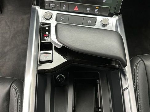 Certified 2024 Audi Q8 e-tron Premium image 20