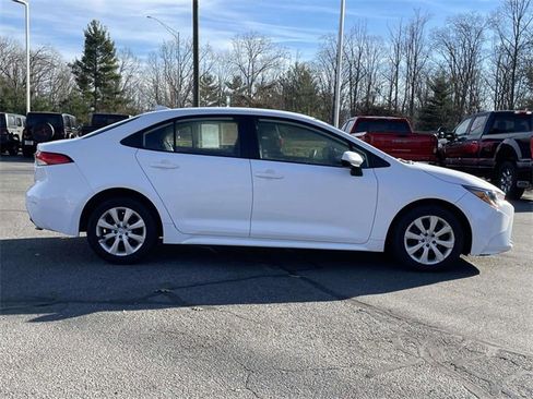 Used 2023 Toyota Corolla LE image 6