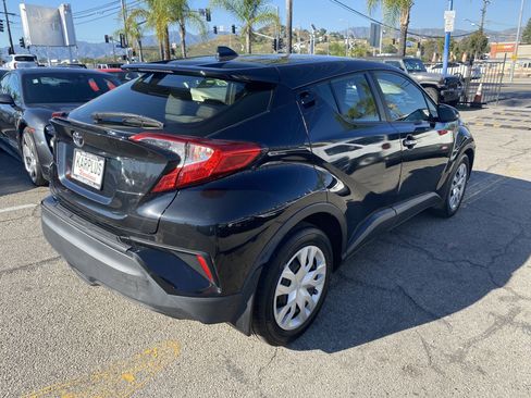 Used 2021 Toyota C-HR LE image 7